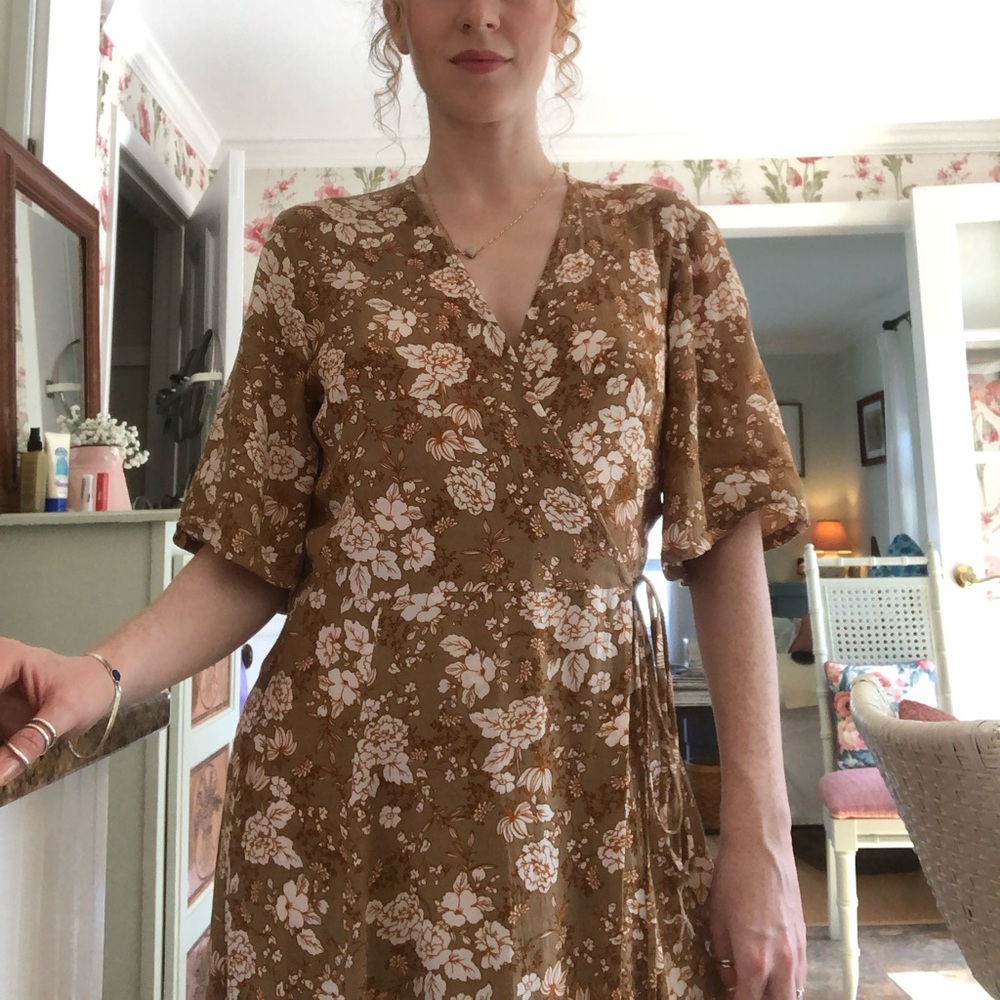 Faithfull the Brand Tan and Cream Floral Wrap Midi Dress, L - Picture 12 of 13